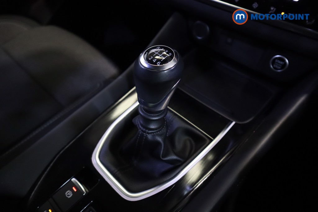 Nissan Qashqai Premiere Edition Manual Petrol SUV - Stock Number (1565631) - 17th supplementary image