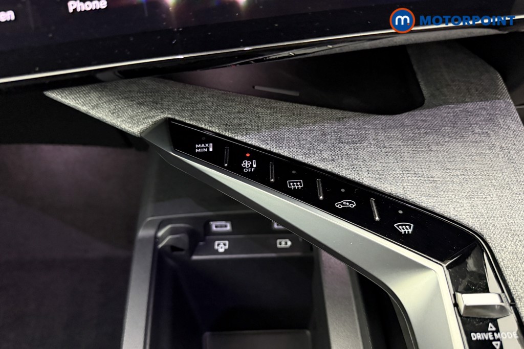 Peugeot 3008 GT Automatic Petrol-Electric Hybrid SUV - Stock Number (1565815) - 12th supplementary image