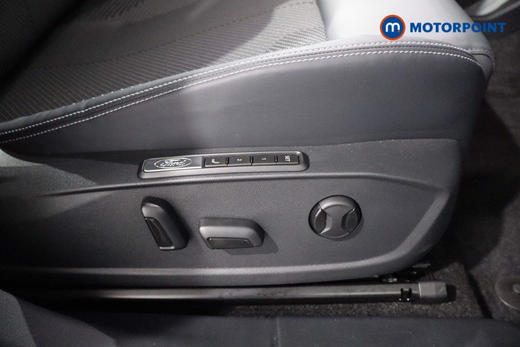 Ford Explorer Select Automatic Electric SUV - Stock Number (1566231) - 21st supplementary image