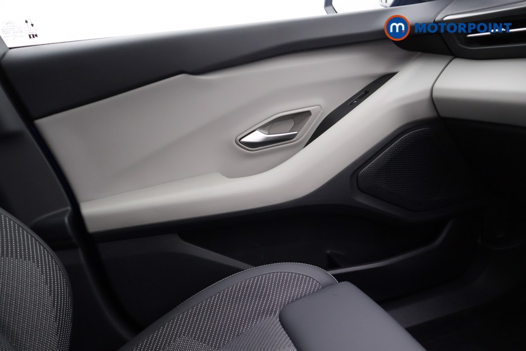 Ford Explorer Select Automatic Electric SUV - Stock Number (1566234) - 6th supplementary image