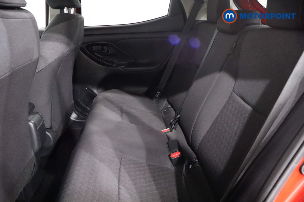Toyota Yaris Design Automatic Petrol-Electric Hybrid Hatchback - Stock Number (1566294) - 5th supplementary image