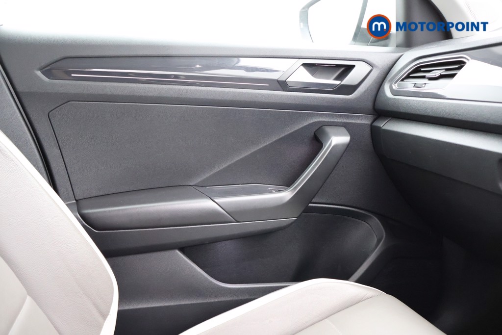 Volkswagen T-Roc SEL Automatic Petrol SUV - Stock Number (1566924) - 7th supplementary image