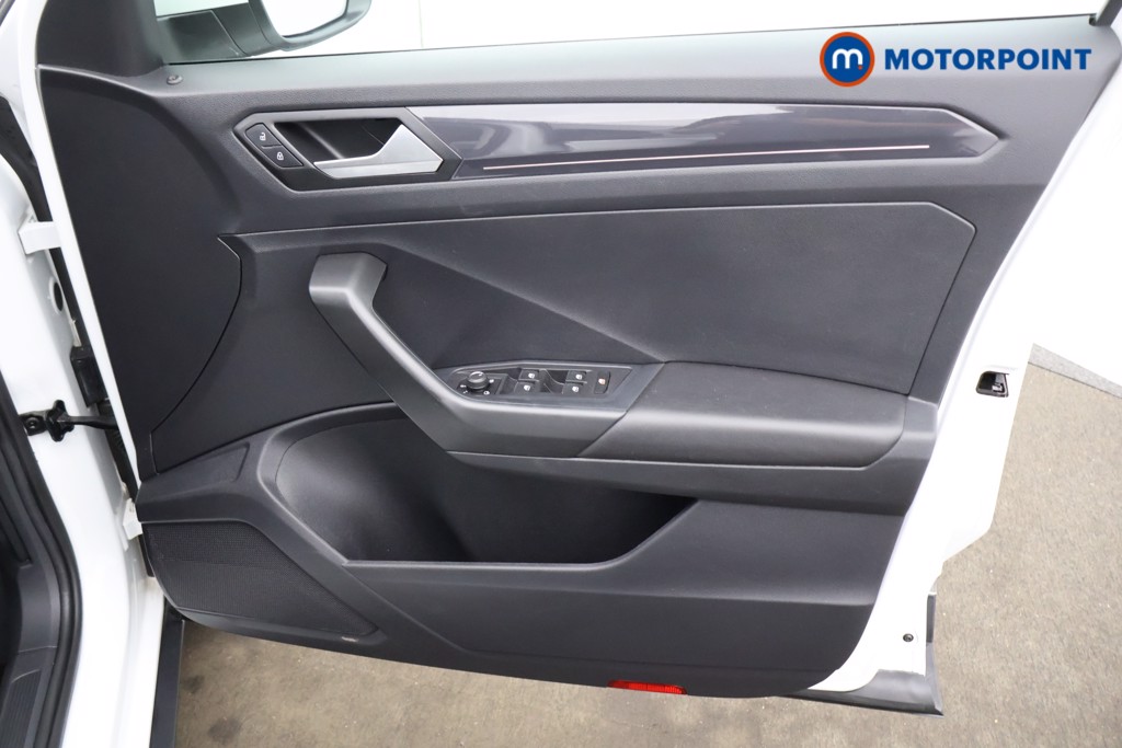 Volkswagen T-Roc SEL Automatic Petrol SUV - Stock Number (1566924) - 8th supplementary image