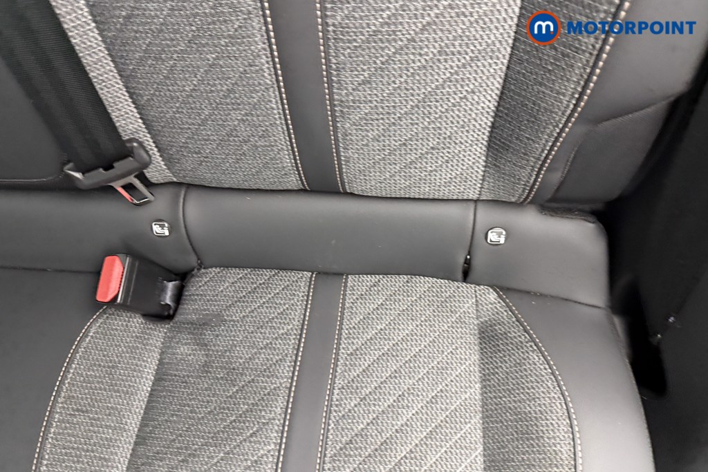 Peugeot 2008 Allure Manual Petrol SUV - Stock Number (1567414) - 21st supplementary image