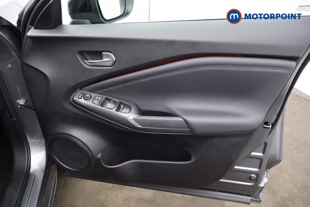 Nissan Juke N-Connecta Automatic Petrol SUV - Stock Number (1567490) - 8th supplementary image