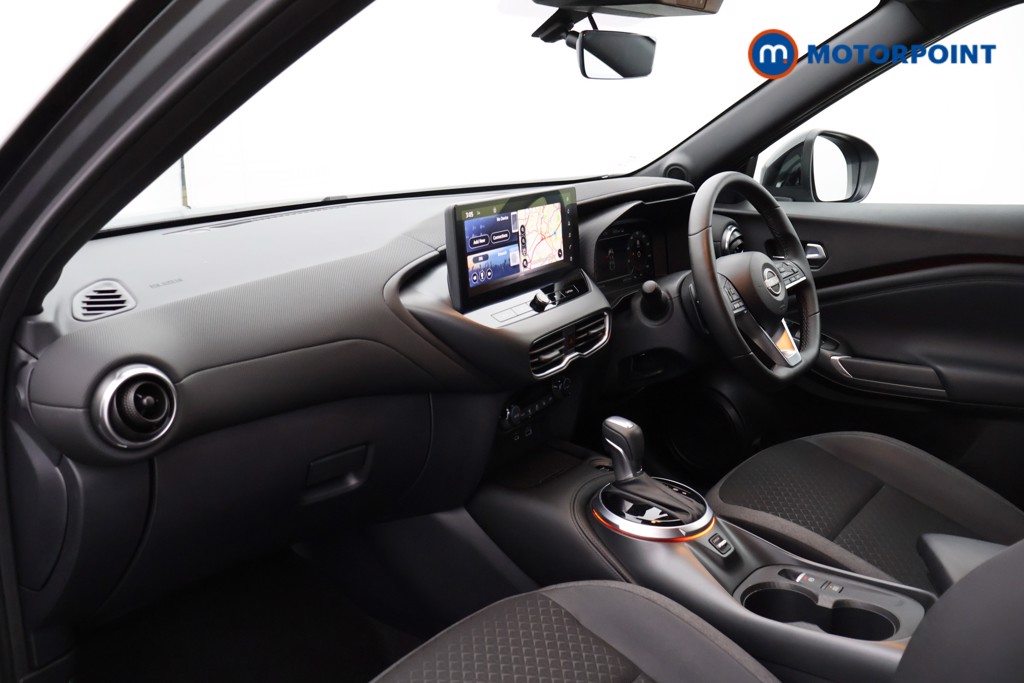 Nissan Juke N-Connecta Automatic Petrol SUV - Stock Number (1567490) - 18th supplementary image