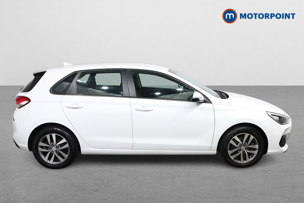 Hyundai I30 Se Nav Manual Petrol Hatchback - Stock Number (1567965) - Drivers side
