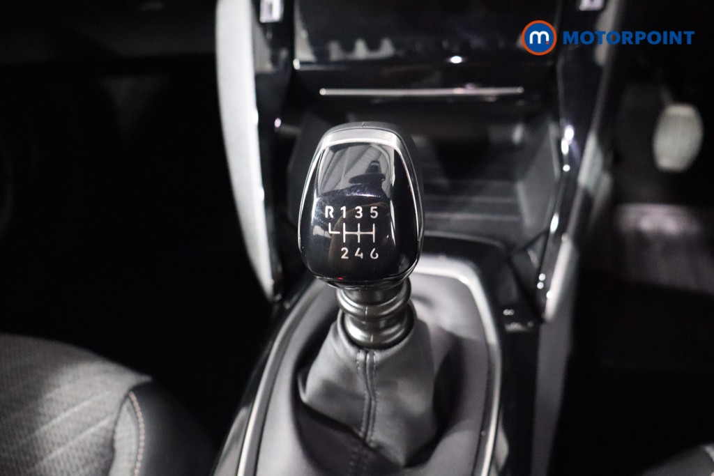 Peugeot 2008 Allure Manual Petrol SUV - Stock Number (1568239) - 19th supplementary image