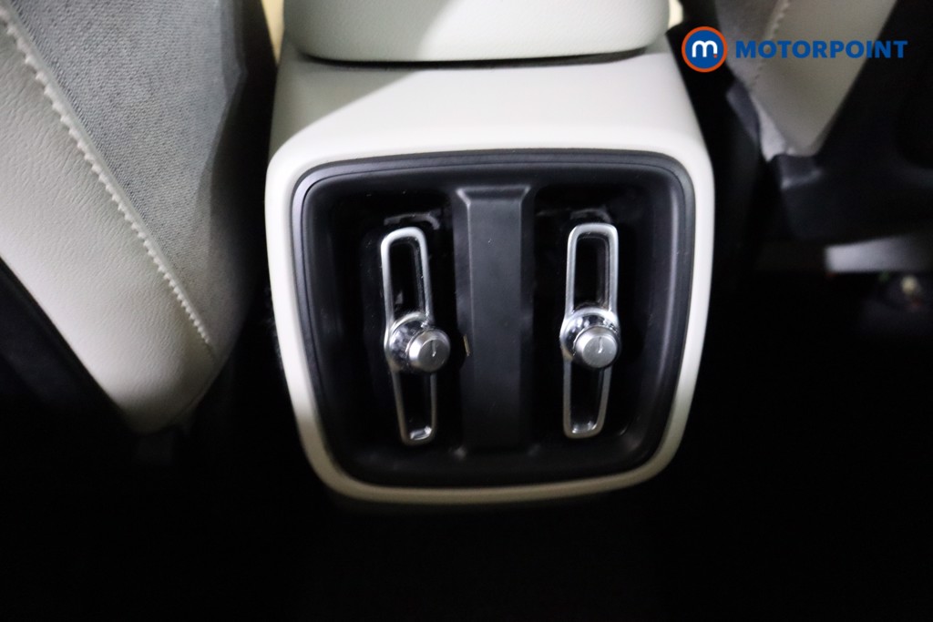Volvo Xc40 Momentum Manual Petrol SUV - Stock Number (1544738) - 20th supplementary image