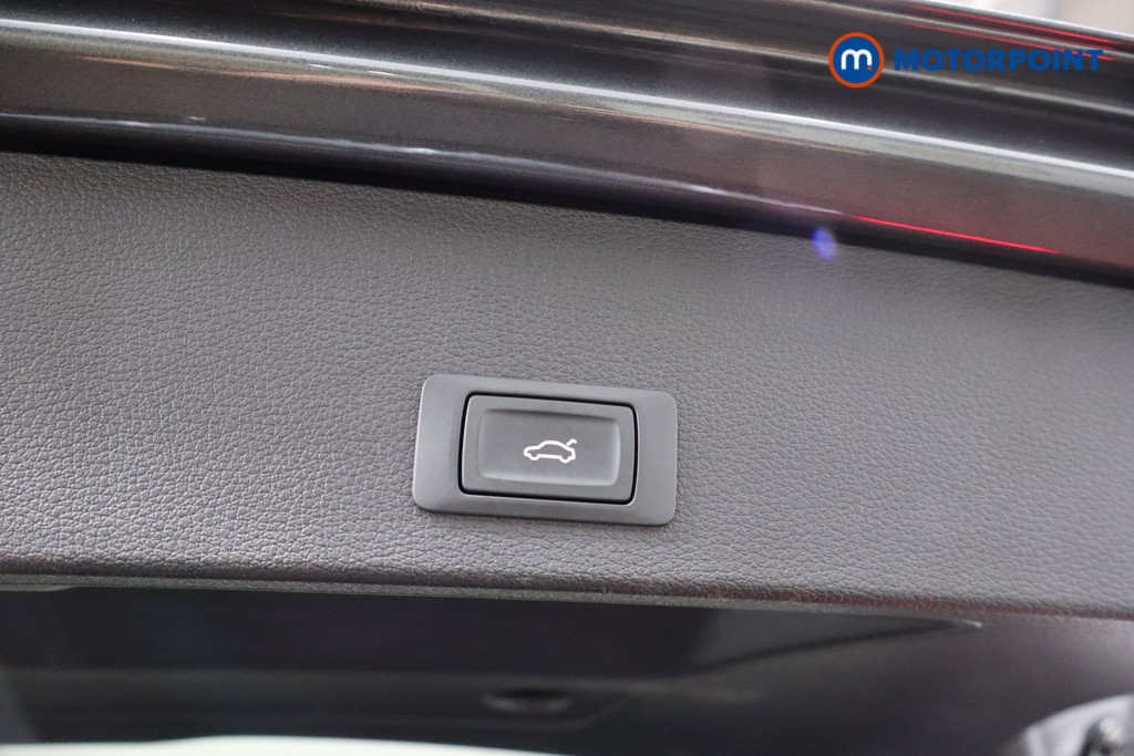 Audi Q2 Black Edition Automatic Petrol SUV - Stock Number (1567905) - 32nd supplementary image