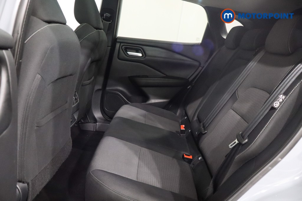 Nissan Qashqai N-Connecta Manual Petrol SUV - Stock Number (1536850) - 5th supplementary image