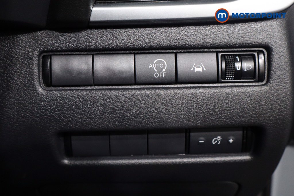 Nissan Qashqai N-Connecta Manual Petrol SUV - Stock Number (1536850) - 22nd supplementary image