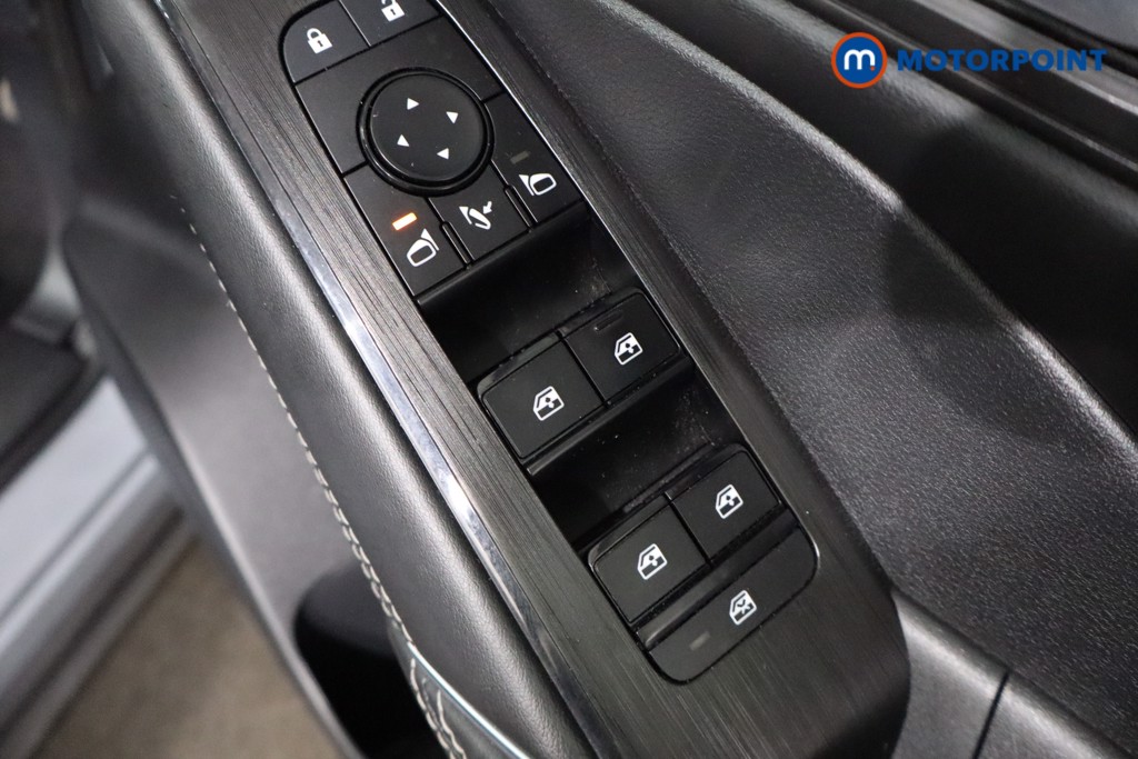 Nissan Qashqai N-Connecta Manual Petrol SUV - Stock Number (1536850) - 24th supplementary image