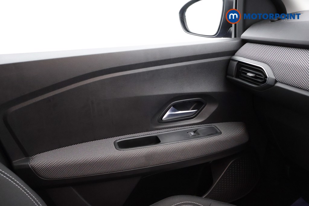 Dacia Sandero Comfort Manual Petrol Hatchback - Stock Number (1541501) - 8th supplementary image