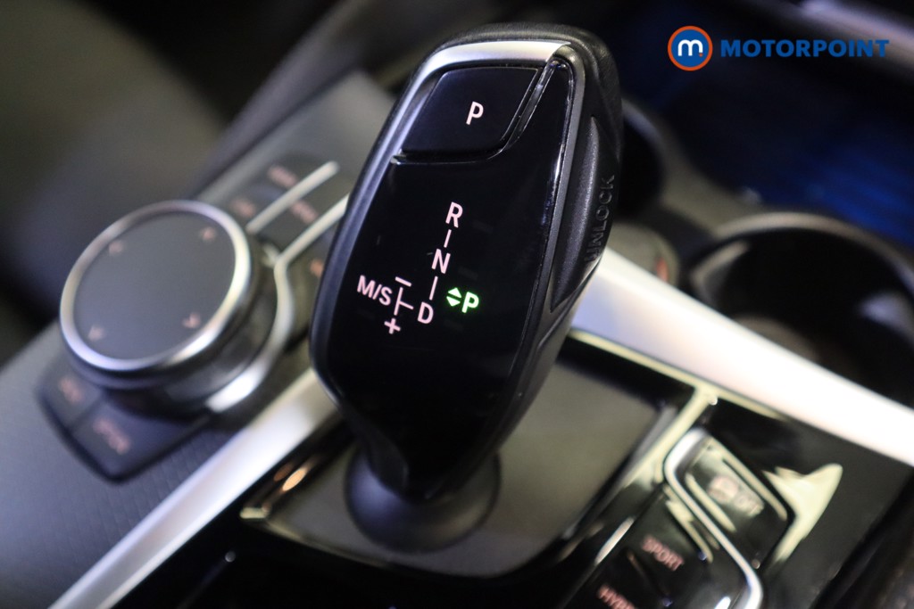 BMW 5 Series M Sport Automatic Petrol Plug-In Hybrid Estate - Stock Number (1543733) - 5th supplementary image