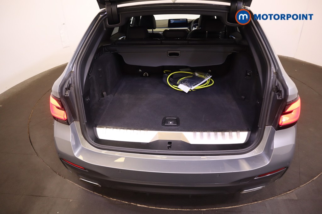 BMW 5 Series M Sport Automatic Petrol Plug-In Hybrid Estate - Stock Number (1543733) - 8th supplementary image