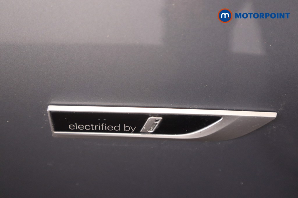 BMW 5 Series M Sport Automatic Petrol Plug-In Hybrid Estate - Stock Number (1543733) - 27th supplementary image