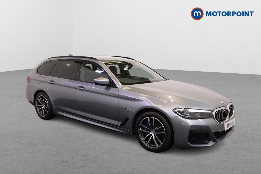 BMW 5 Series M Sport Automatic Petrol Plug-In Hybrid Estate - Stock Number (1543733) - Drivers side front corner
