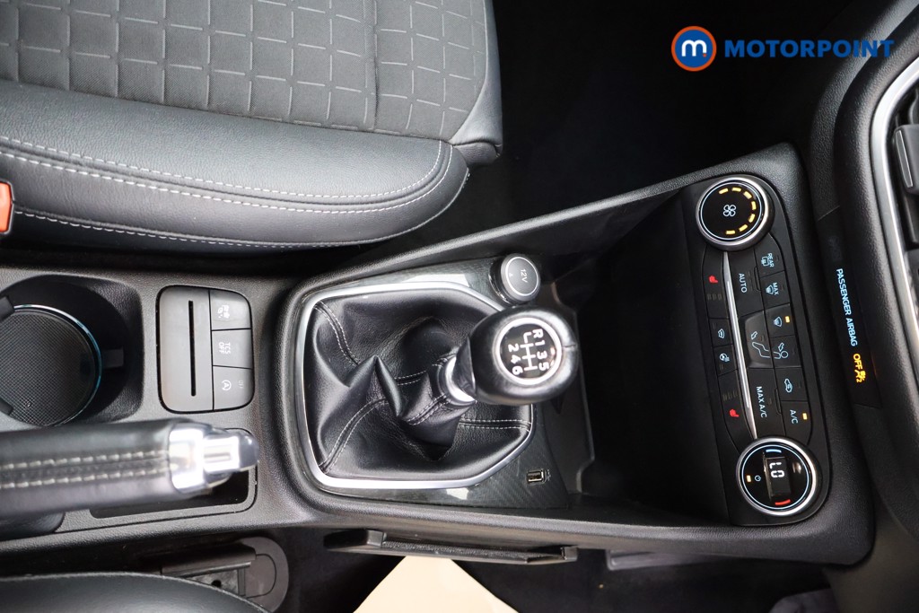 Ford Fiesta Active X Manual Diesel Hatchback - Stock Number (1559255) - 5th supplementary image