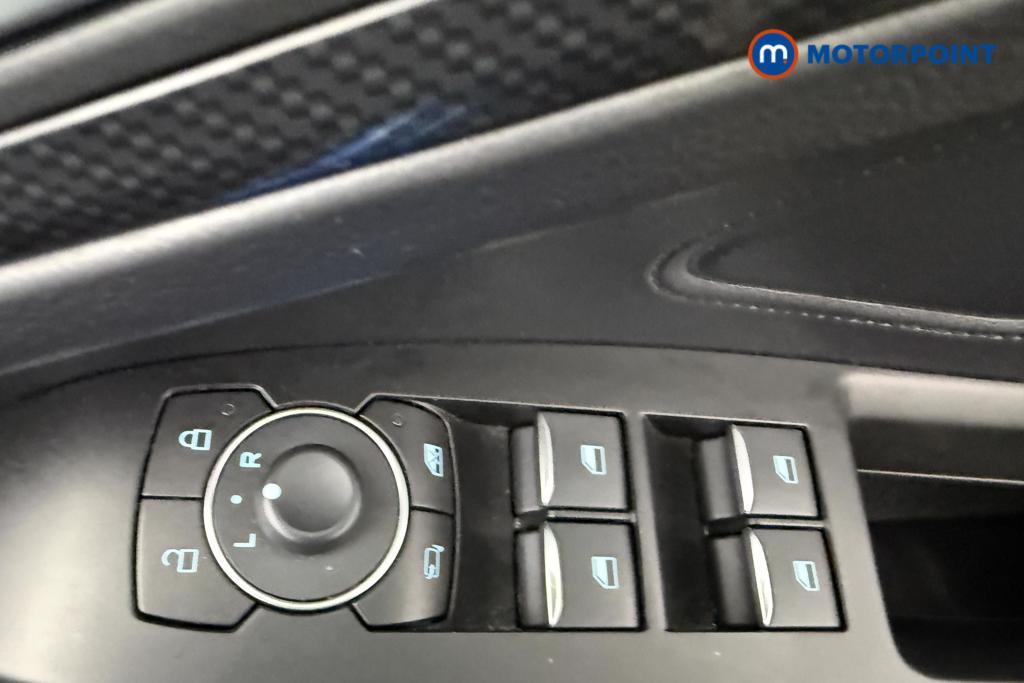Ford Focus St-Line Edition Manual Petrol-Electric Hybrid Hatchback - Stock Number (1561301) - 19th supplementary image