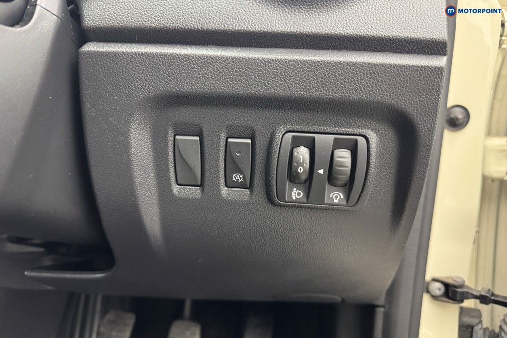 Renault Captur Dynamique Nav Manual Diesel SUV - Stock Number (1561544) - 15th supplementary image