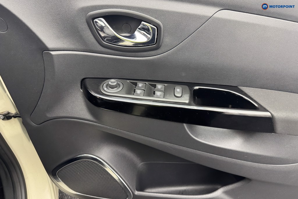 Renault Captur Dynamique Nav Manual Diesel SUV - Stock Number (1561544) - 16th supplementary image