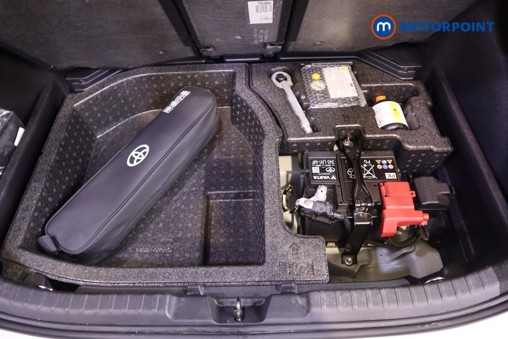 Toyota Corolla Excel Automatic Petrol-Electric Hybrid Hatchback - Stock Number (1563125) - 29th supplementary image