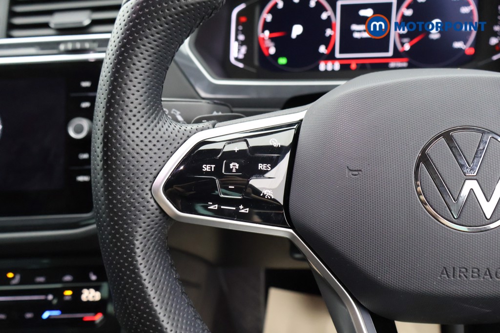 Volkswagen Tiguan R-Line Edition Automatic Petrol SUV - Stock Number (1563240) - 2nd supplementary image