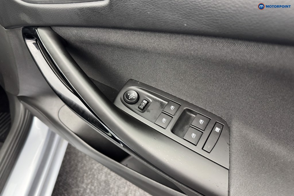 Vauxhall Astra SRI Automatic Petrol Hatchback - Stock Number (1563297) - 17th supplementary image