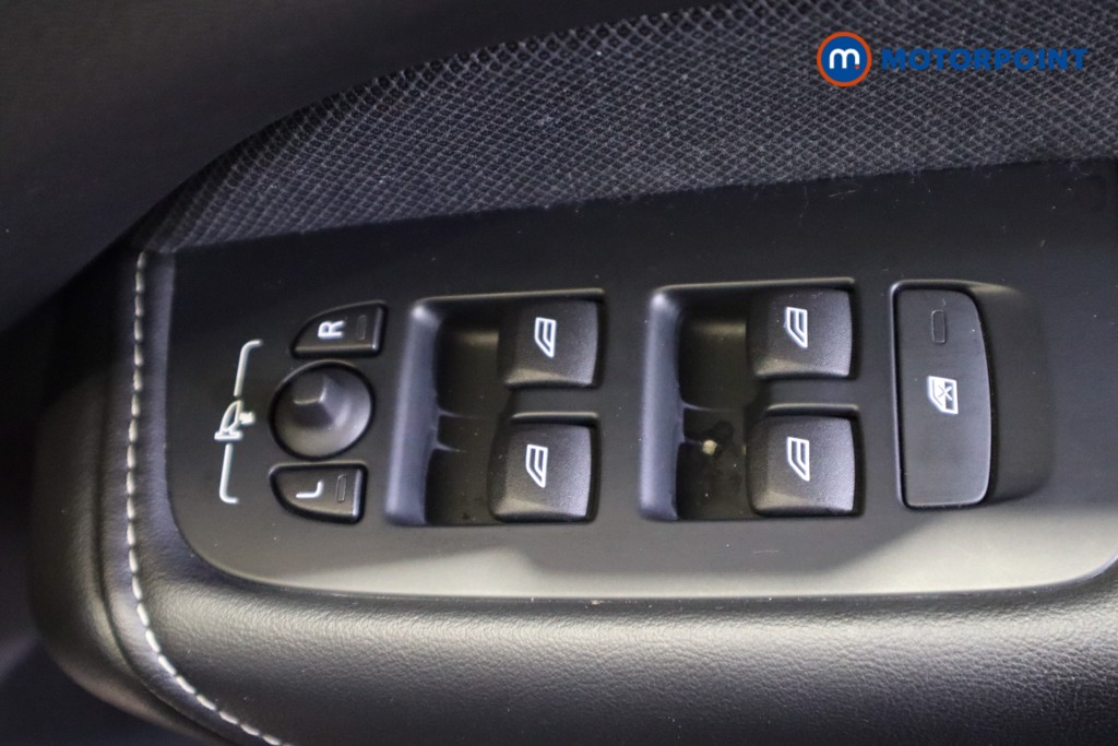 Volvo Xc60 R Design Automatic Petrol SUV - Stock Number (1563585) - 13th supplementary image