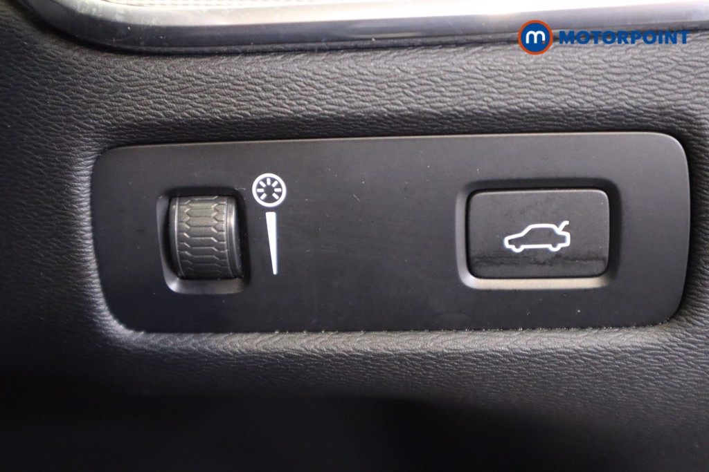 Volvo Xc60 R Design Automatic Petrol SUV - Stock Number (1563585) - 14th supplementary image