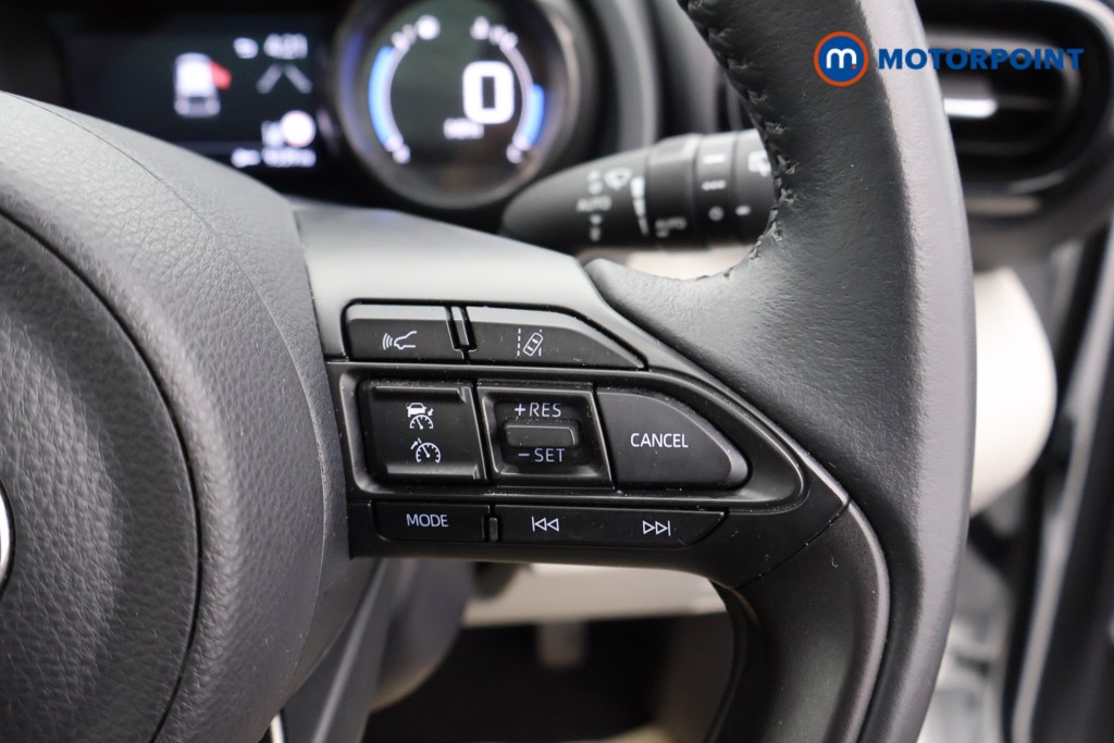 Toyota Yaris Excel Automatic Petrol-Electric Hybrid Hatchback - Stock Number (1563645) - 3rd supplementary image
