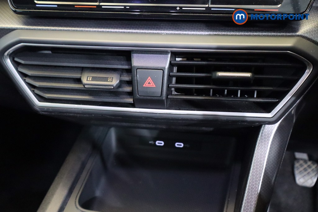 Seat Leon Se Dynamic Manual Petrol Hatchback - Stock Number (1564554) - 11th supplementary image