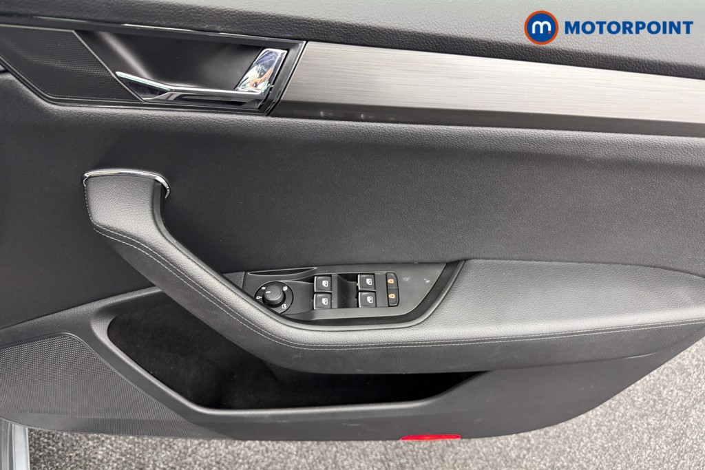 Skoda Superb Se L Automatic Petrol Estate - Stock Number (1564673) - 17th supplementary image