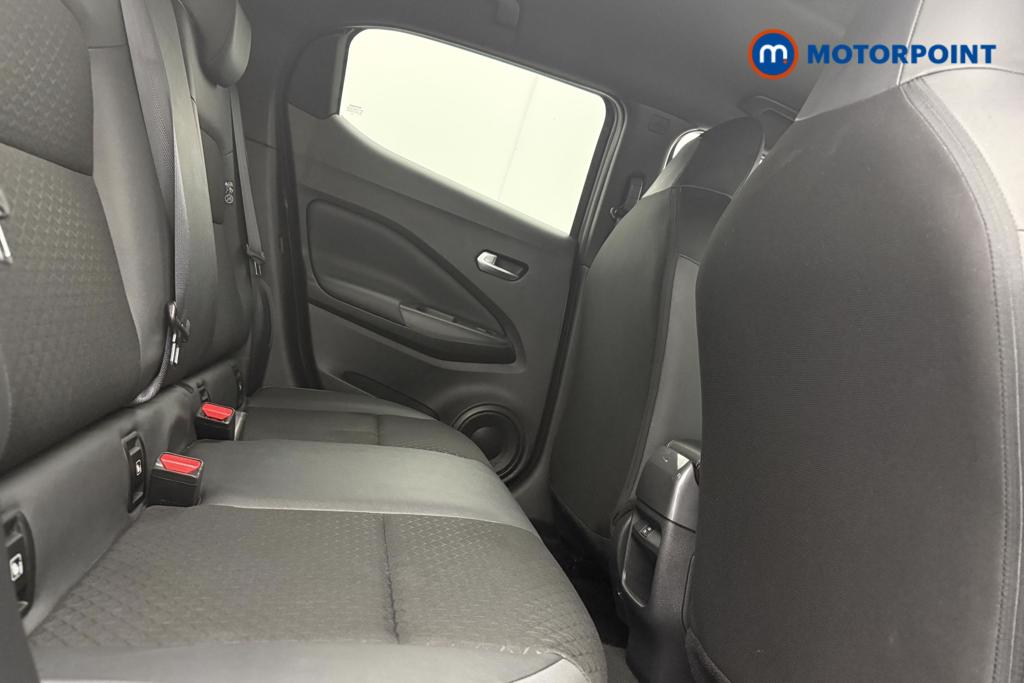 Nissan Juke N-Connecta Automatic Petrol SUV - Stock Number (1564950) - 9th supplementary image