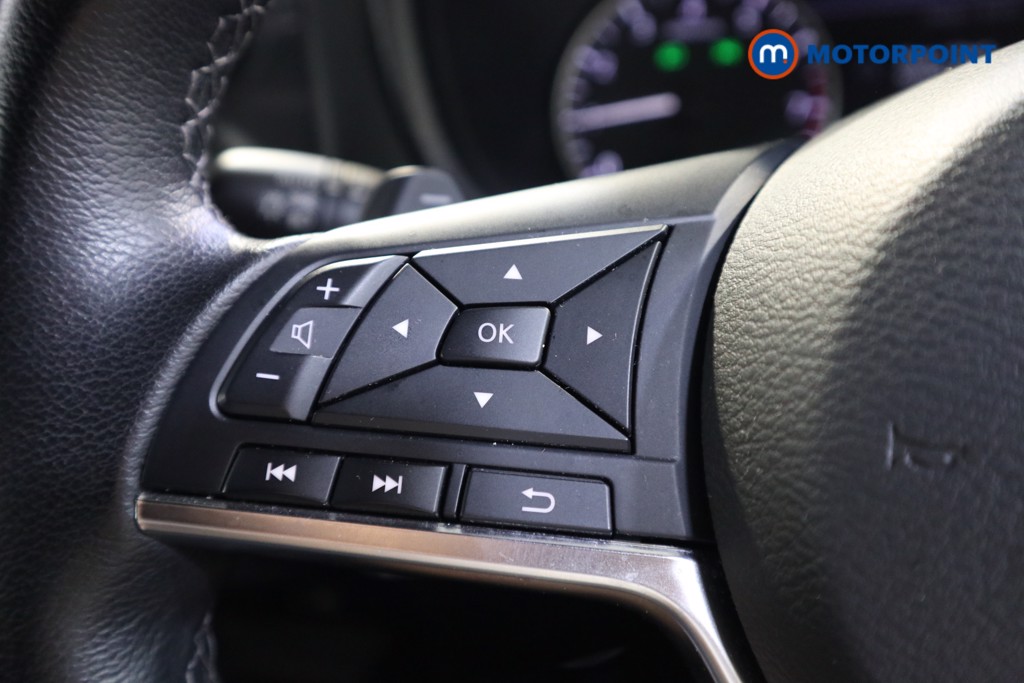 Nissan Juke N-Connecta Automatic Petrol SUV - Stock Number (1564960) - 4th supplementary image