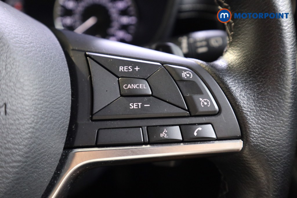 Nissan Juke N-Connecta Automatic Petrol SUV - Stock Number (1564960) - 5th supplementary image