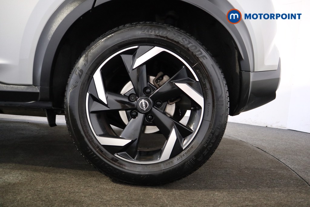 Nissan Juke N-Connecta Automatic Petrol SUV - Stock Number (1564960) - 17th supplementary image