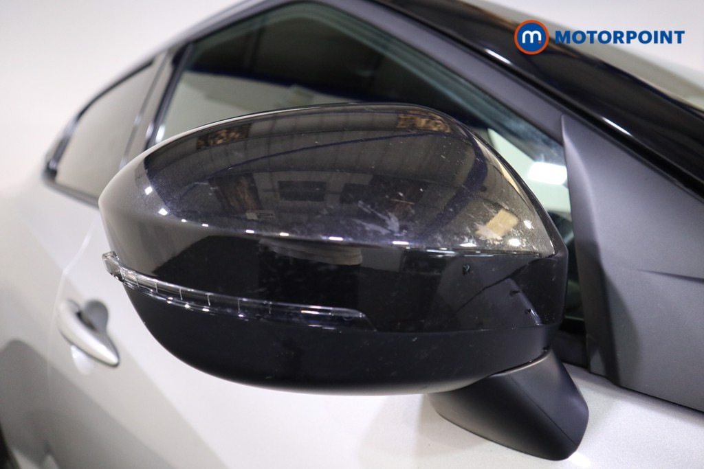 Nissan Juke N-Connecta Automatic Petrol SUV - Stock Number (1564960) - 20th supplementary image