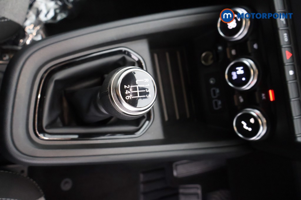 Renault Clio Evolution Manual Petrol Hatchback - Stock Number (1564974) - 6th supplementary image