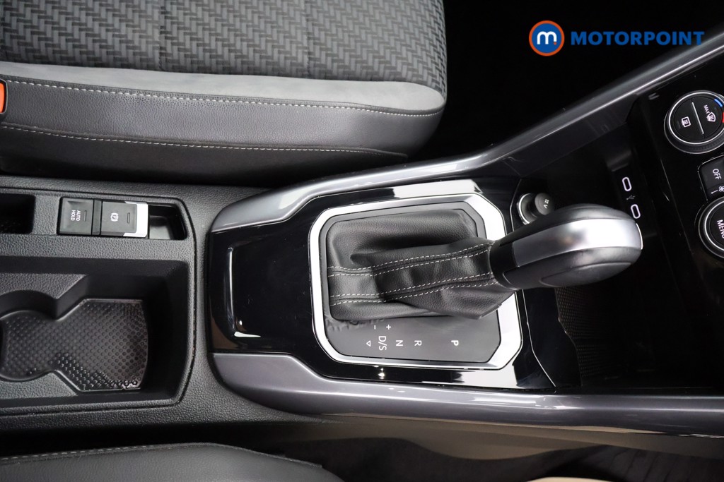 Volkswagen T-Roc R-Line Automatic Petrol SUV - Stock Number (1565063) - 6th supplementary image