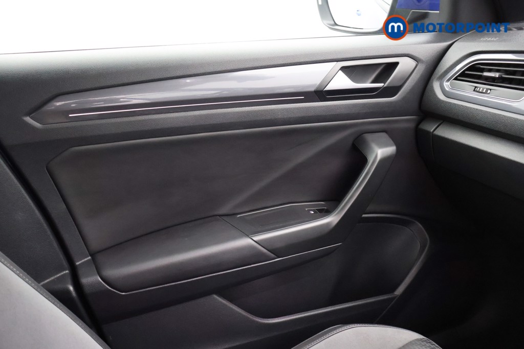 Volkswagen T-Roc R-Line Automatic Petrol SUV - Stock Number (1565063) - 8th supplementary image