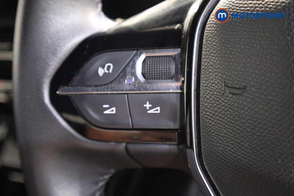 Peugeot 2008 Allure Premium-Plus Manual Petrol SUV - Stock Number (1565531) - 4th supplementary image
