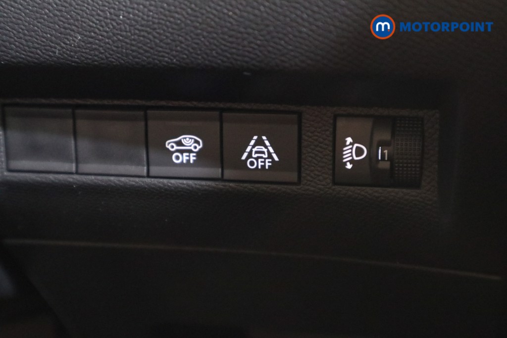Peugeot 2008 Allure Premium-Plus Manual Petrol SUV - Stock Number (1565531) - 7th supplementary image