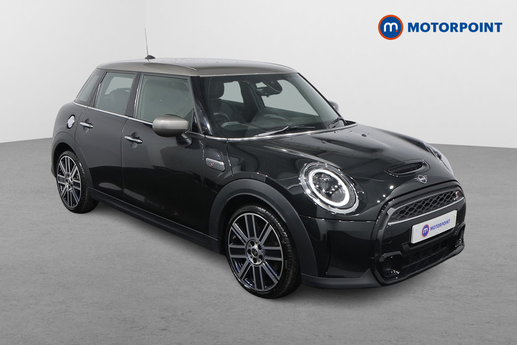 Mini Hatchback Cooper S Exclusive Automatic Petrol Hatchback - Stock Number (1565772) - Drivers side front corner