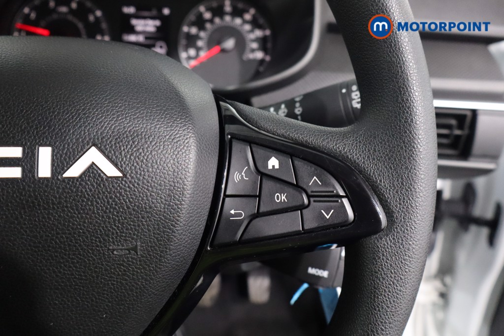 Dacia Sandero Essential Manual Petrol Hatchback - Stock Number (1565959) - 8th supplementary image