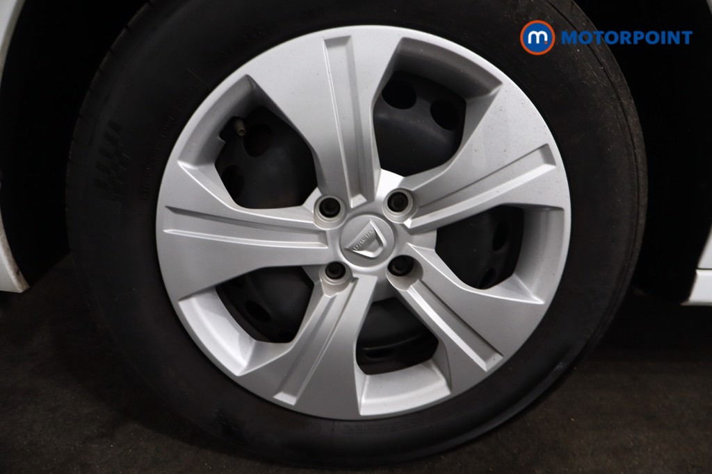 Dacia Sandero Essential Manual Petrol Hatchback - Stock Number (1565959) - 11th supplementary image