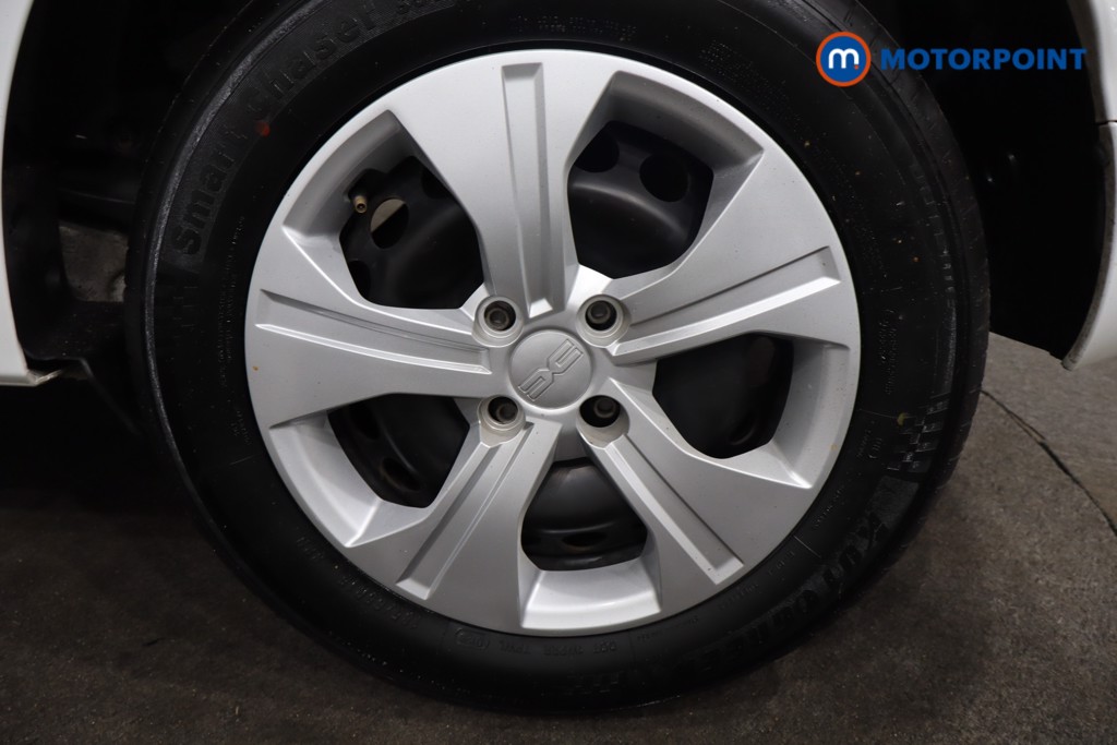Dacia Sandero Essential Manual Petrol Hatchback - Stock Number (1565959) - 12th supplementary image
