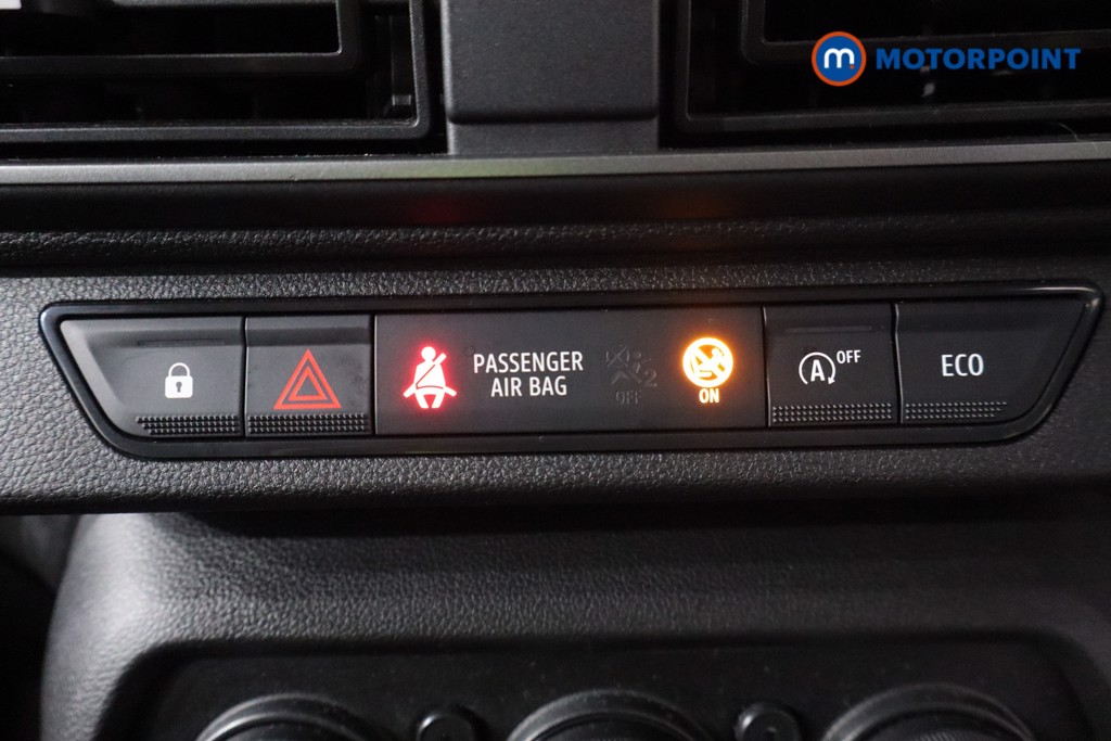 Dacia Sandero Essential Manual Petrol Hatchback - Stock Number (1565959) - 15th supplementary image