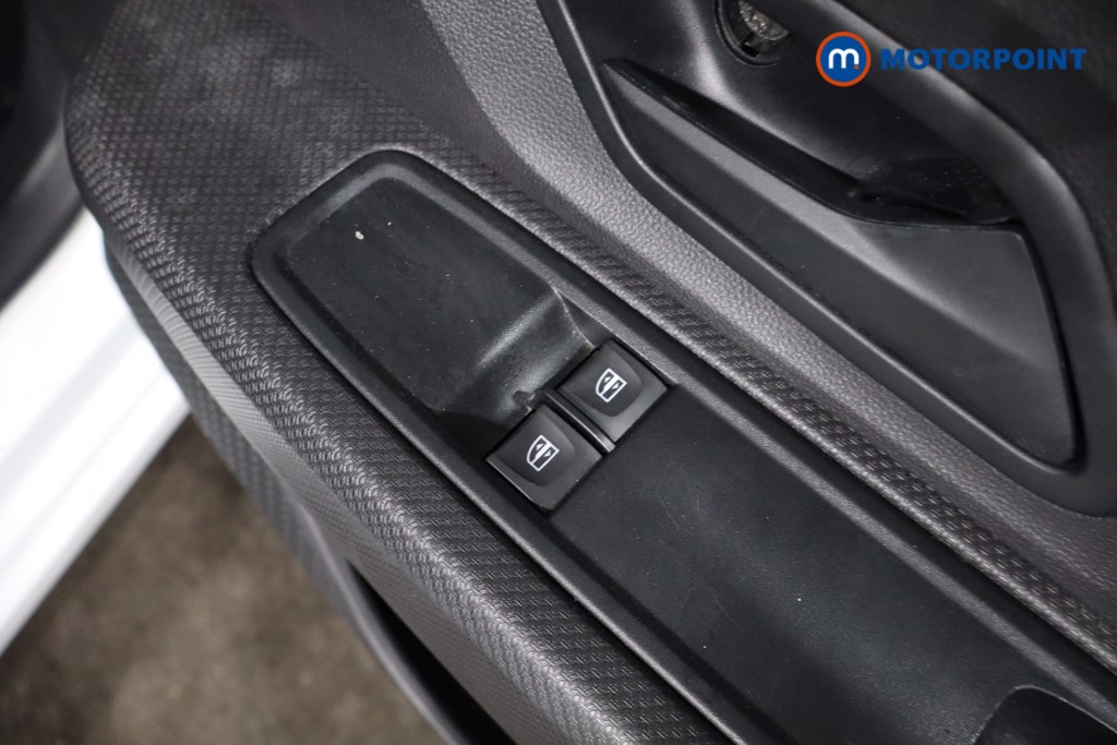 Dacia Sandero Essential Manual Petrol Hatchback - Stock Number (1565959) - 22nd supplementary image